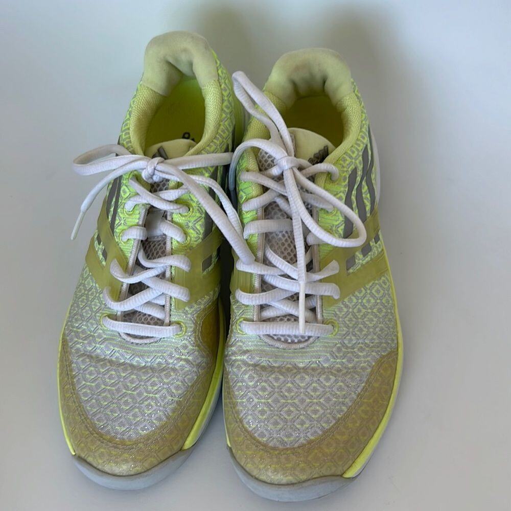 Adidas adizero ubersonic women’s tennis shoes size 6